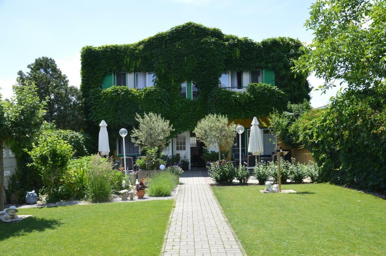 Hotel Gästehaus Schmidt Podersdorf am See Exterior foto